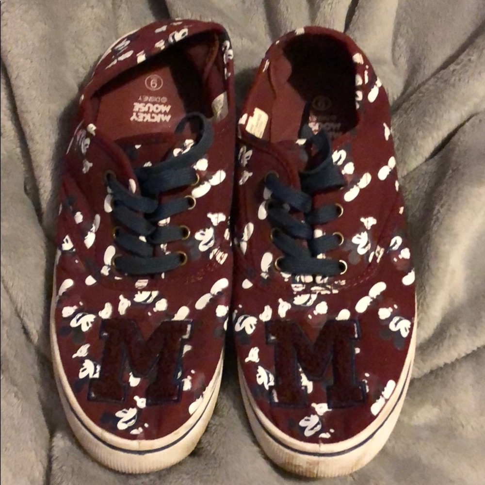 Mickey Mouse sneakers! ❤️